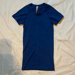 Lululemon Swiftly Tech Short-Sleeve Shirt in Symphony Blue Size 0
